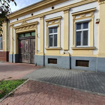 Belvarosi Exkluziv Loft Дебрецен Екстериор снимка